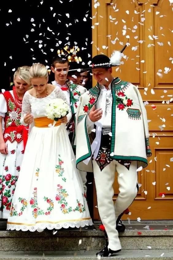 16个国家婚纱对比,英格兰男士穿裙子,中国礼服