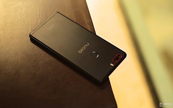 开黑吃鸡从来不卡 这些手机手游党必备