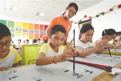 重拳出击|教育部:禁止教师有偿补课,压缩校外教