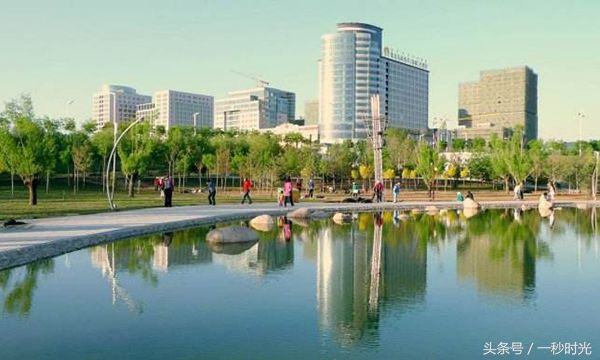 内蒙古第一区,人均GDP高达18万,不是包头的,