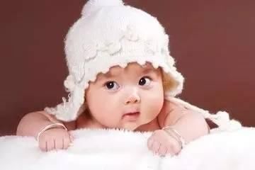 4~6个月宝宝全篇:发育指标、挺脖子、头发、睡