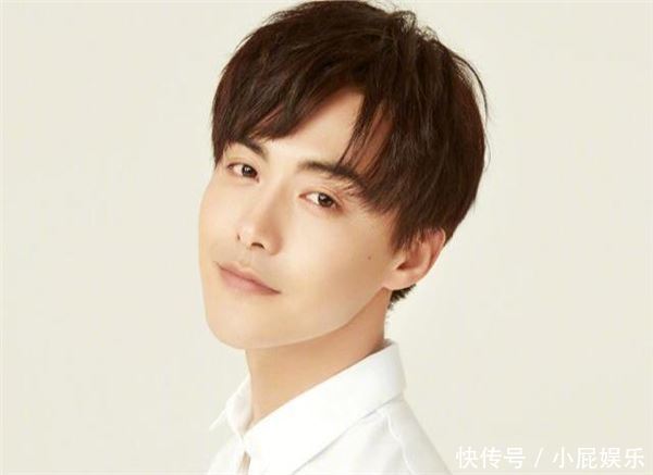 易烊千玺留胡子,蔡徐坤涂口红,鹿晗烟熏妆,谁最