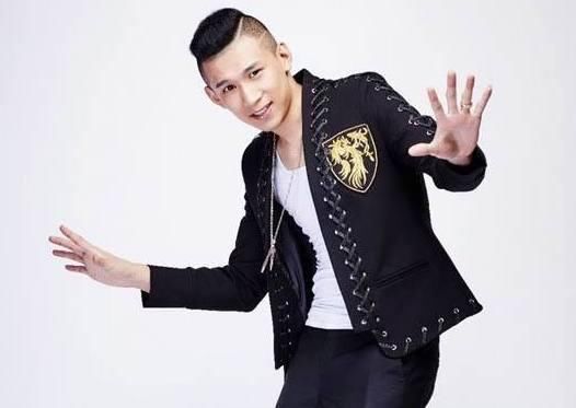 冯提莫的车,雪梨的车,天佑的车,网友:这差距一看