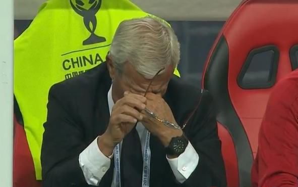 国足战威尔士首发7人遭弃用 里皮仅留用4人 恒