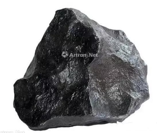 陨石价值不菲,最新成交价远超黄金?