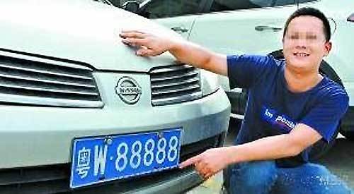 影驰发布钢化玻璃名人堂SSD 带灯效