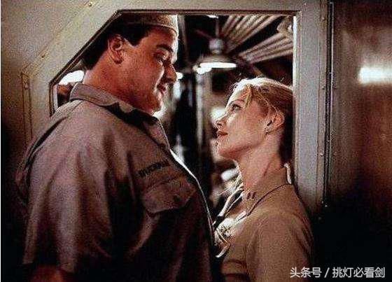 各国女兵都不能上潜艇,真正的原因让人脸红!