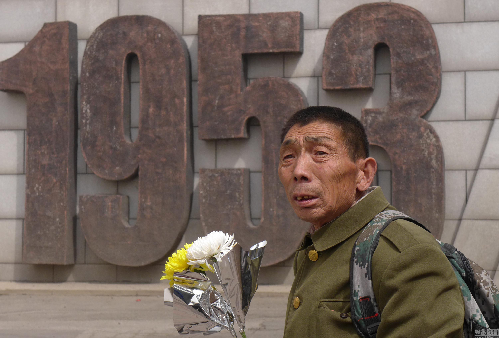 烈士遗属跨越万里寻父遗骨