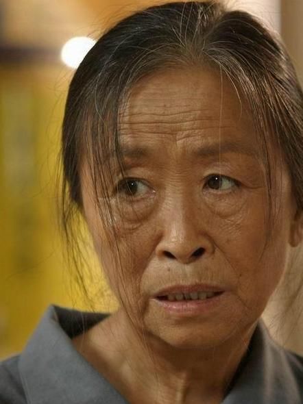 悲惨的一生:赚钱为儿子还房贷,如今重病却不见