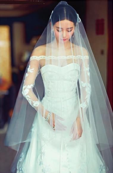 刘诗诗流泪图太经典,杨幂发型不适合,车晓中式