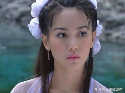 她是倚天屠龙记中隐藏的美女,新加坡国宝级演