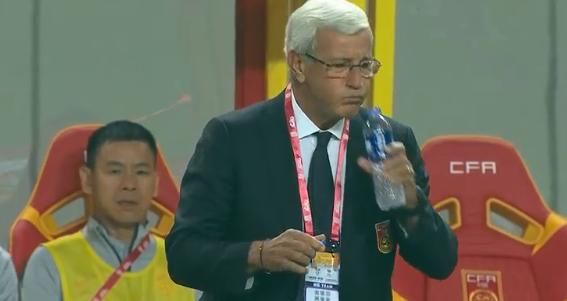 国足半场仅1比0领先缅甸!武磊破门,进球后不庆