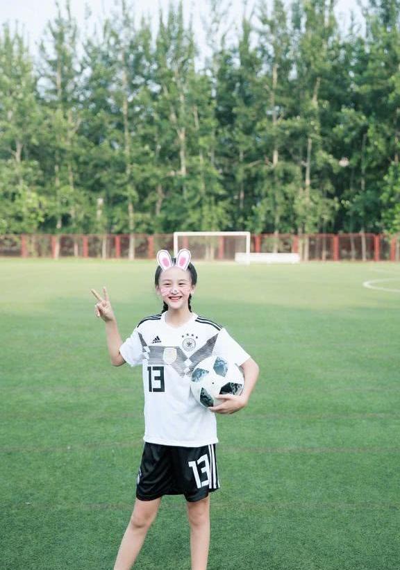 5年kimi长残,森碟天天腿都逆天了,neinei变化最打脸