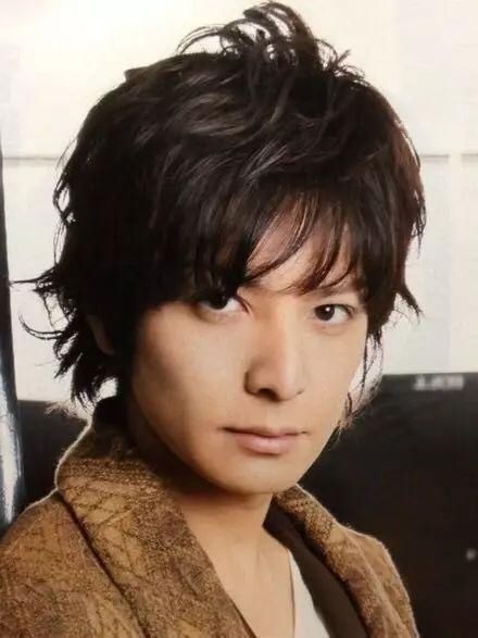 个吸引大批迷妹,深度分析中韩主流帅哥长相!