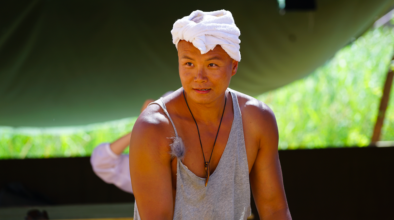 常常在微博上秀肌肉的乐嘉,一直对自己的身材很自信,就连上节目也不忘