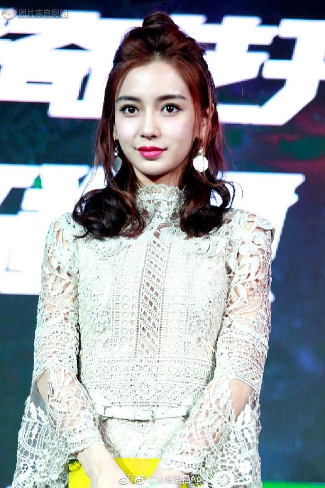 《跑男》杨颖英文水平差,被网友吐槽假学历?这