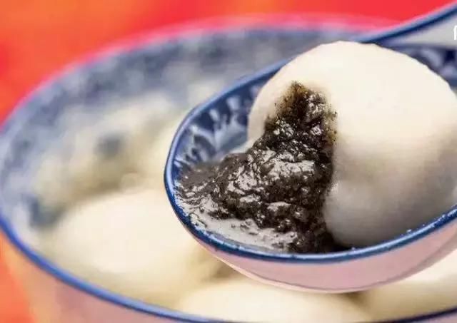 除了玉米中含有支链淀粉之外,粽子,汤圆,黏豆包,黏小米,盆糕等吃起来