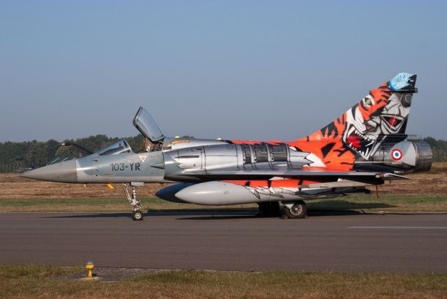 的战机,主要从三个国家采购的,其中有一百余架中国jf-17轻型战斗机