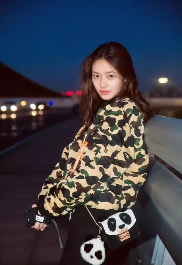 18年流行穿男票的衣服,这样搭才够潮!