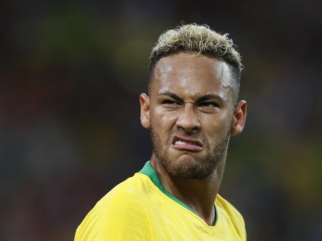 内马尔翻滚掀起全球恶搞浪潮,巴西头号球星足