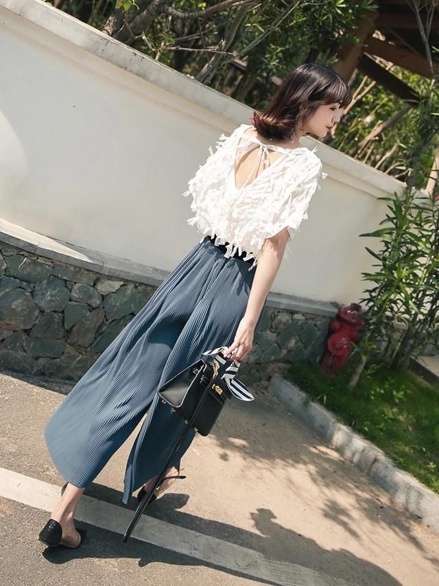 没有穿衣服的女孩子简笔画(没有穿衣服的女孩)-第1张图片-潮百科 没有穿衣服的女孩子简笔画(没有穿衣服的女孩)-第1张图片-潮百科