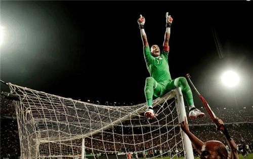 世界杯最年长参赛者诞生,45岁161天破纪录,还