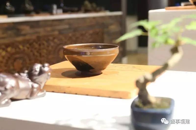 建盏PK陶瓷，从“凄凉行情”到“身价暴涨”