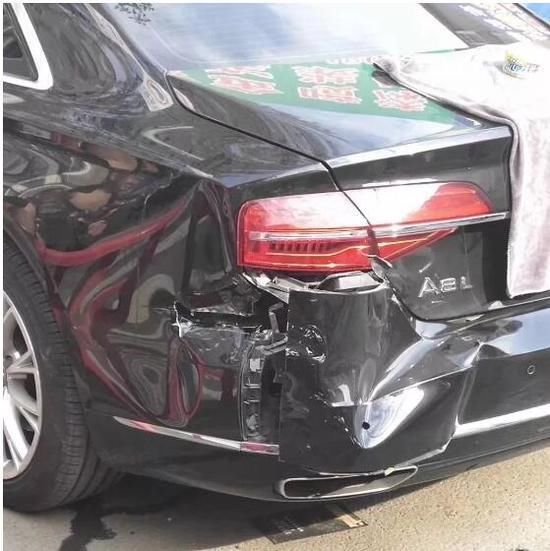 狗咬犟驴 驴踢豪车 修车10万 找谁赔 雪花新闻 狗咬犟驴 驴踢豪车 修车10万 找谁赔 雪花新闻