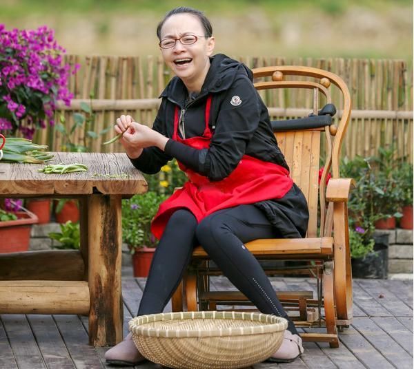 《向往2》宋丹丹怼何炅飚英文,字幕组都凌乱了