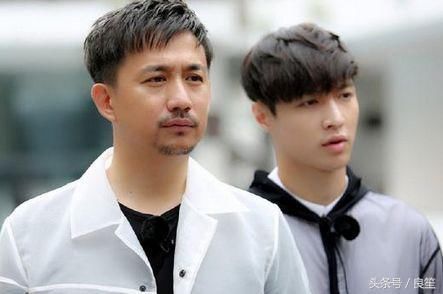 分别与黄磊参加综艺,一个从大华变成刘宪华,一