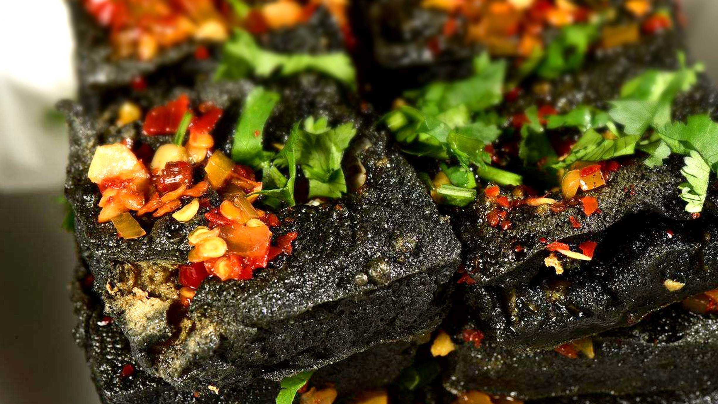 我天!一桌菜都用臭豆腐炒 那个味别提多刺激了-北京时间