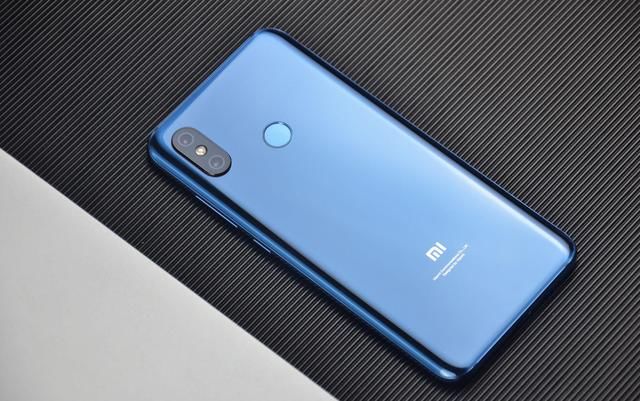 为什么小米8抄袭iPhone X,还卖的这么好?网友