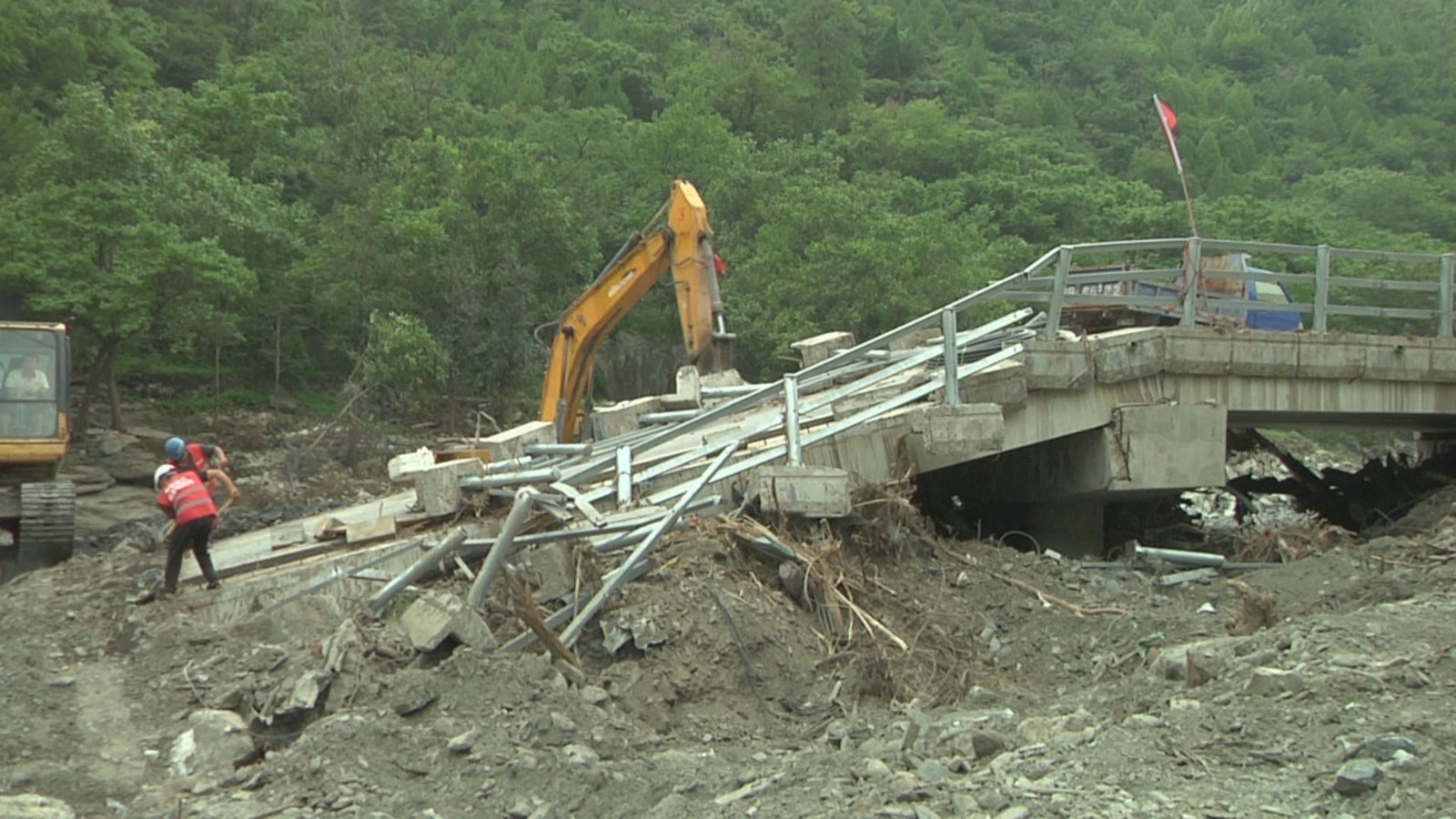 房山抢险进行时！霞云岭乡15公里河道完成清理整治