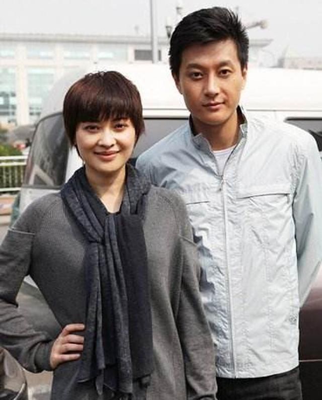 一个快被遗忘的男演员,悄悄娶了圈外老婆,如今双胞胎女儿很漂亮