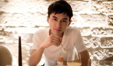 主播路人王草莓做到了!