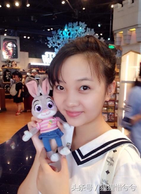 林妙可奥运会假唱坐实,10年后张艺谋首度回应