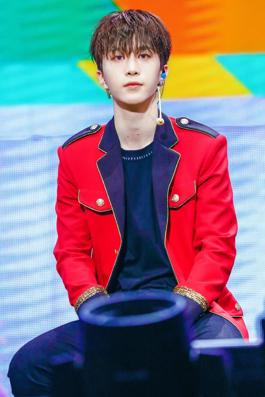 范丞丞帅气图片 范丞丞壁纸图片