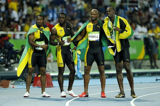"飞人"博尔特率牙买加队摘4×100米接力金牌