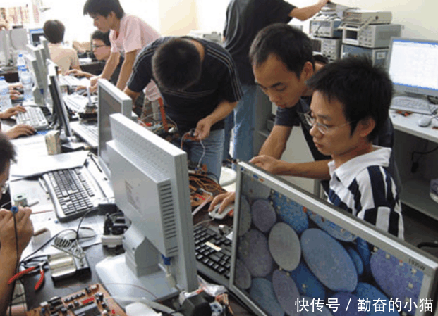 志愿:10大工科好就业的大学专业!高考生填报