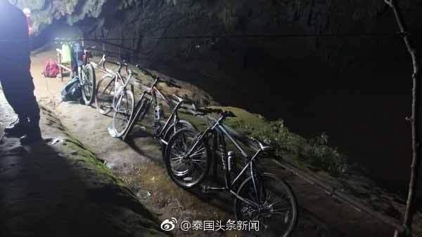 泰国12名足球队少年深林探险集体失踪