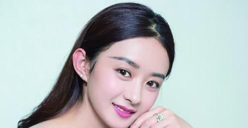 赵丽颖大胆拍广告,这件后期牛奶裙都敢穿,好身