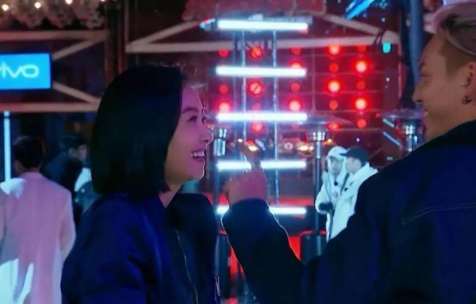 陈伟霆宋茜合作舞蹈炸翻全场,被赞般配'潜艇C