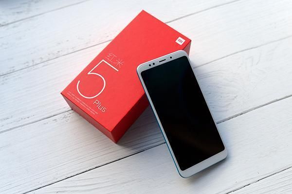 该怎么给老人选手机?为了避开这六个坑,评价君