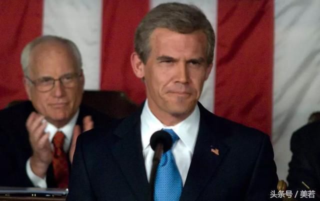 为什么《复仇者联盟3》的灭霸响指一打,美队为