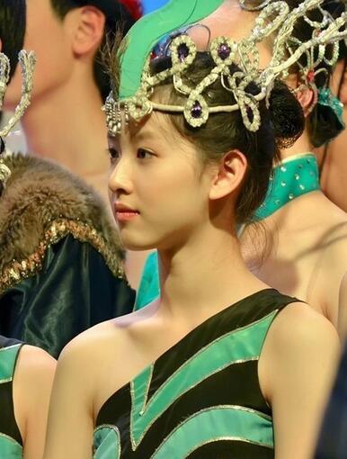 奶茶妹妹。