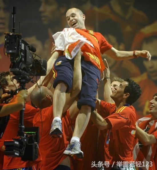 巴塞罗那顶级中场小白落户山城重庆?来踢球还