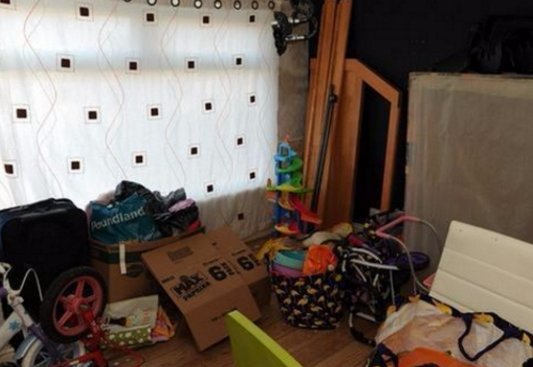 一对夫妇带着3个孩子租房子,欠下4万房租费后