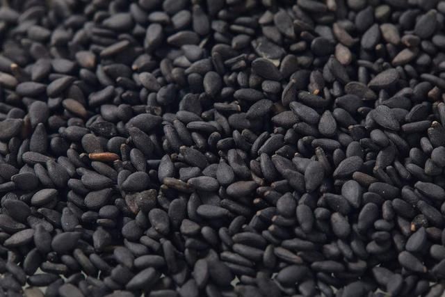 黑芝麻的功效与禁忌是什么?黑芝麻和它一起