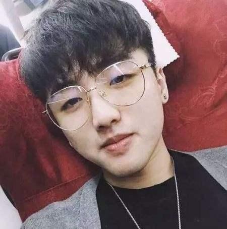 LOL女粉整理的LPL职业选手颜值排名出炉!Me