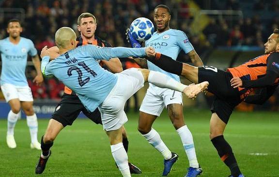 3球完胜!曼城替英超球队出气,瓜迪奥拉想拿欧